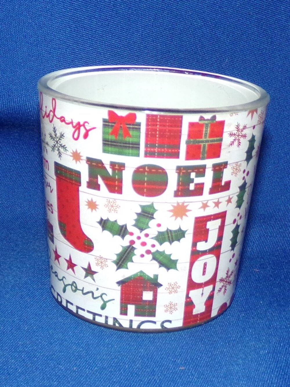 New! Midwood Brands 11.5oz 2 Wick Christmas Candle w/Seasonal Wrap Decal Jar